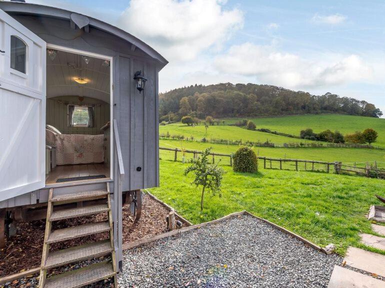 Ewe Retreat Shepherds Hut Hereford Exterior foto